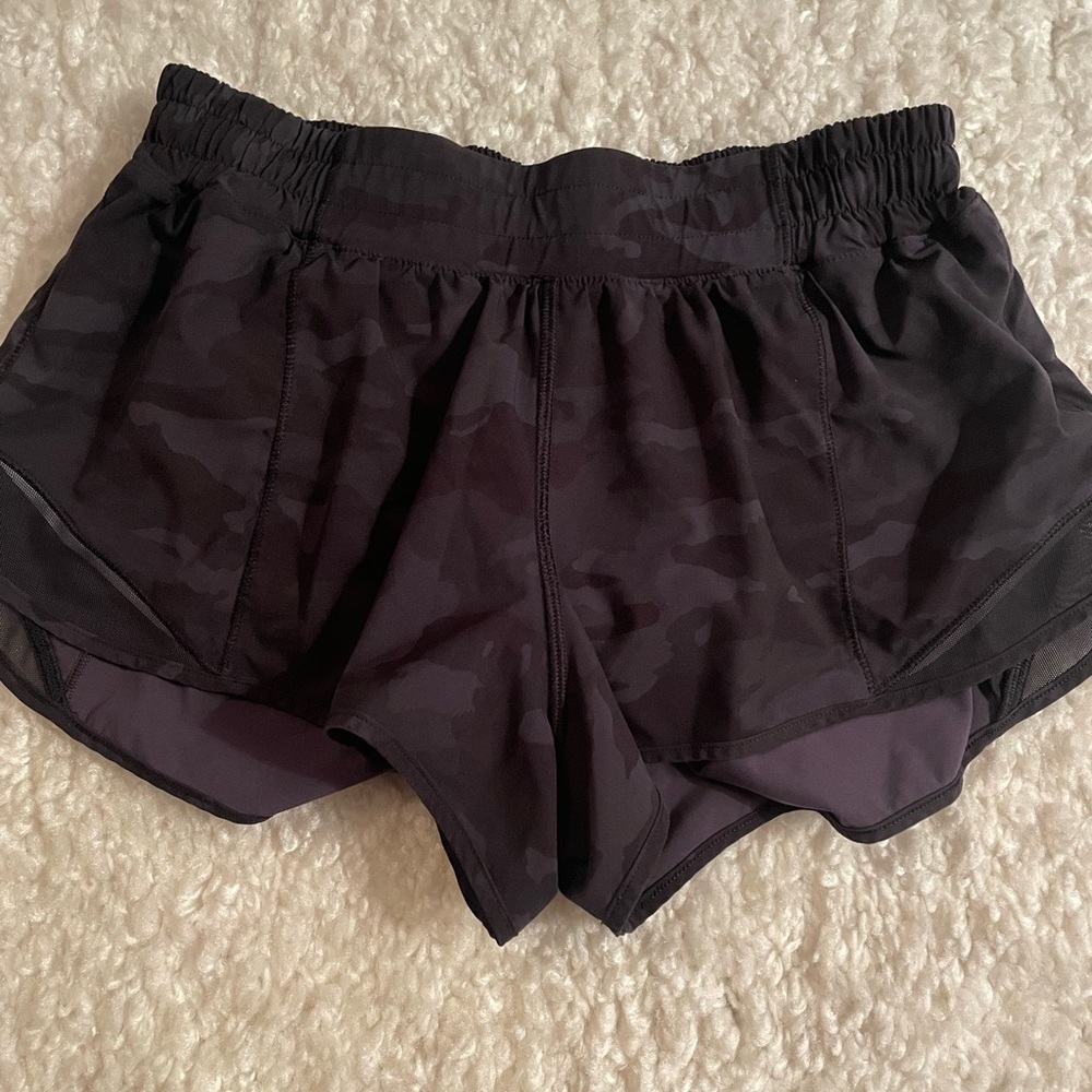 Hotty hot camo lululemon shorts
